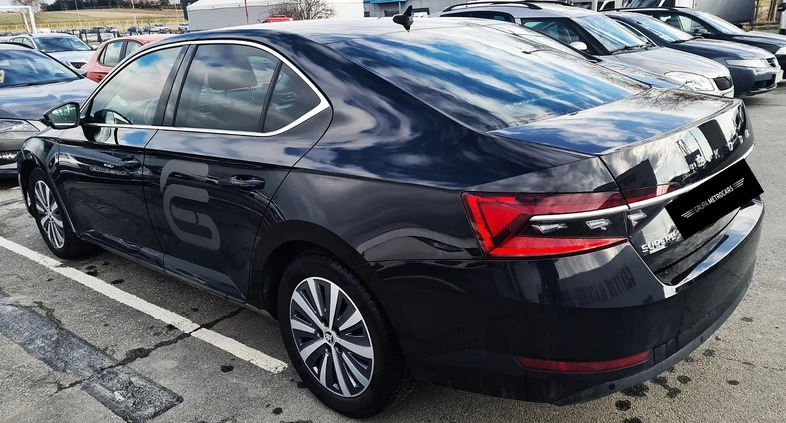 Skoda Superb cena 89999 przebieg: 89379, rok produkcji 2021 z Łochów małe 56